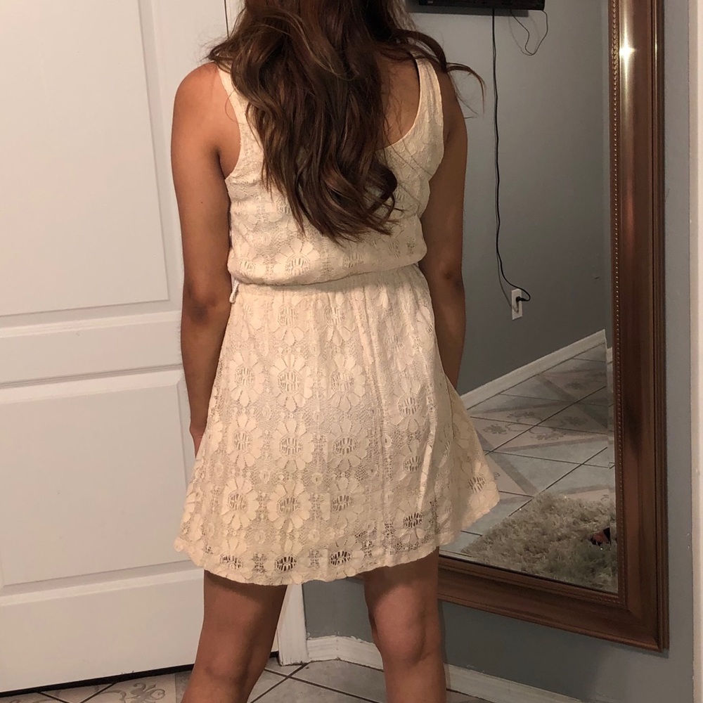 Casual Beige Dress 🌸 - Picture 2 of 3
